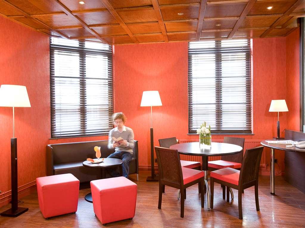 Ibis Saint-Omer Centre Ресторант снимка